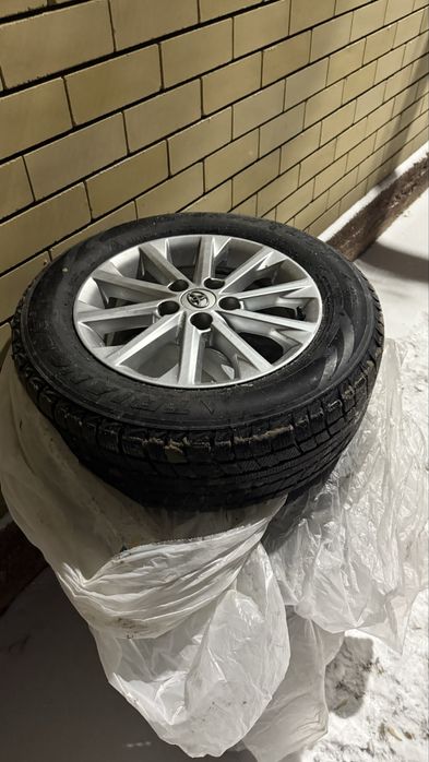 Камри диски с резиной R16 оригинал