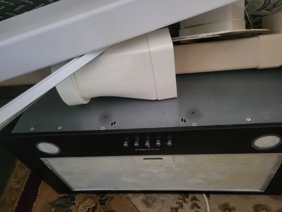 Вытяжка втраемая