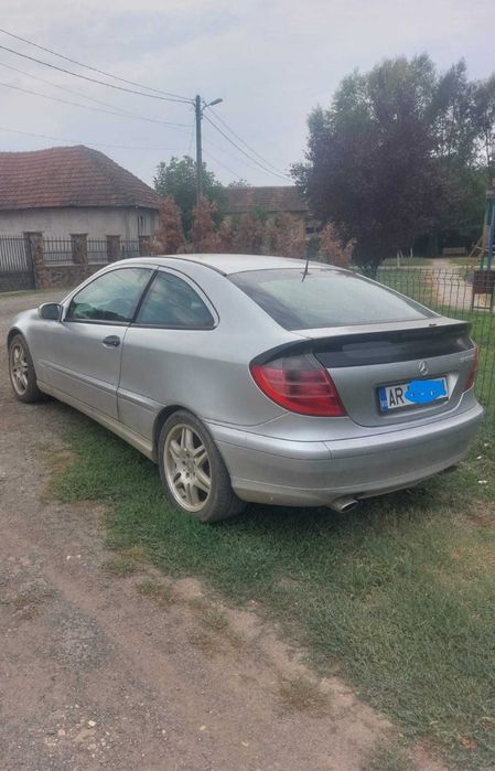 Vând Mercedes Benz C 200