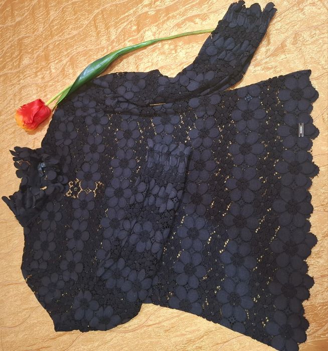 Продавам дамска блуза ALESSA