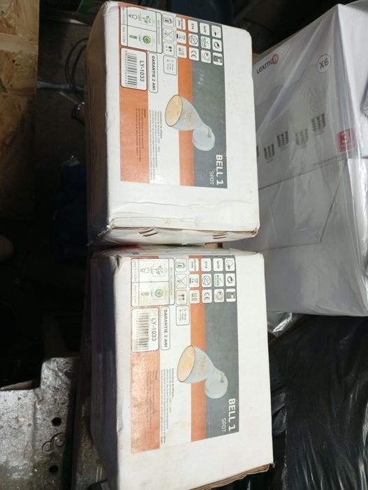 Vând becuri,lustre,spoturi,banda led