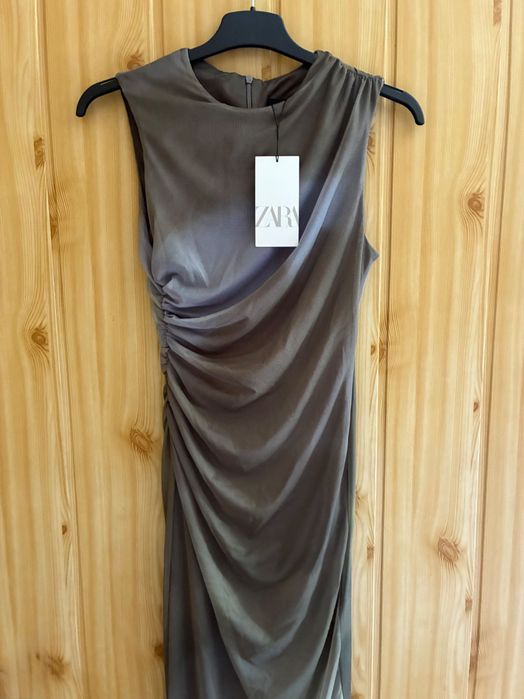 Zara рокля нова с етикет