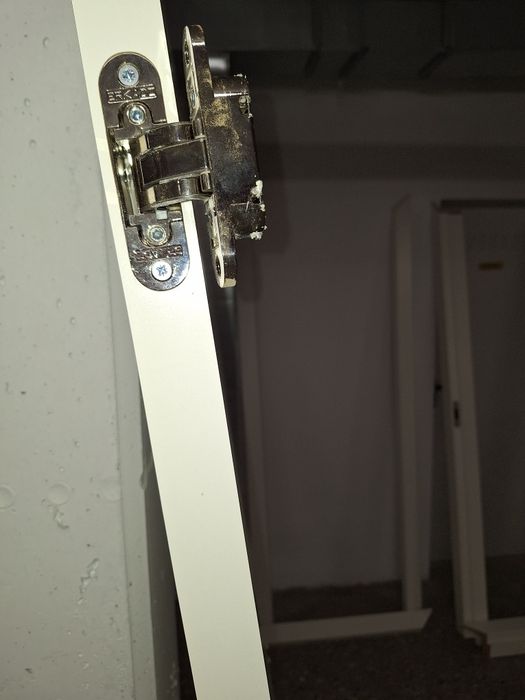 Интериорна врата 80/200 мдф с магнитна брава нова