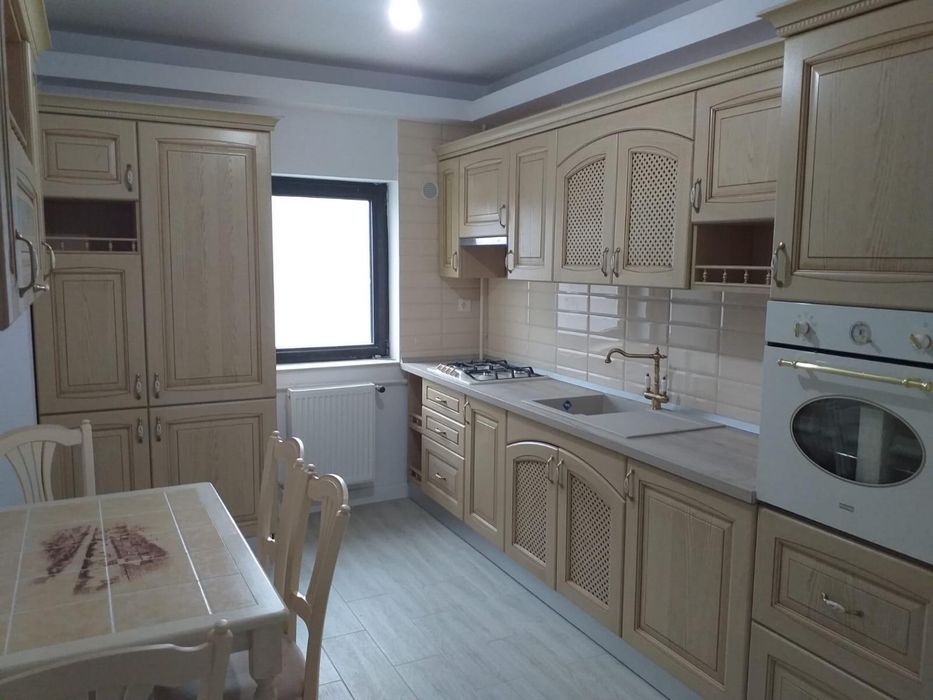 Vand/inchiriez apartament 3 camere, parcare subterana si boxa