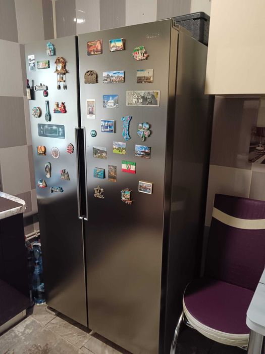 Frigider Samus syde by syde