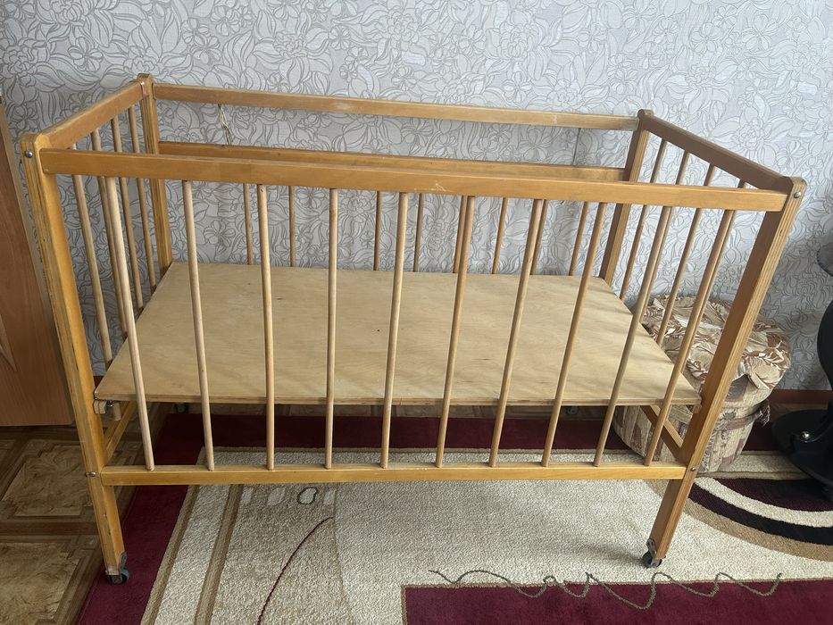 Продам детскую кроватку