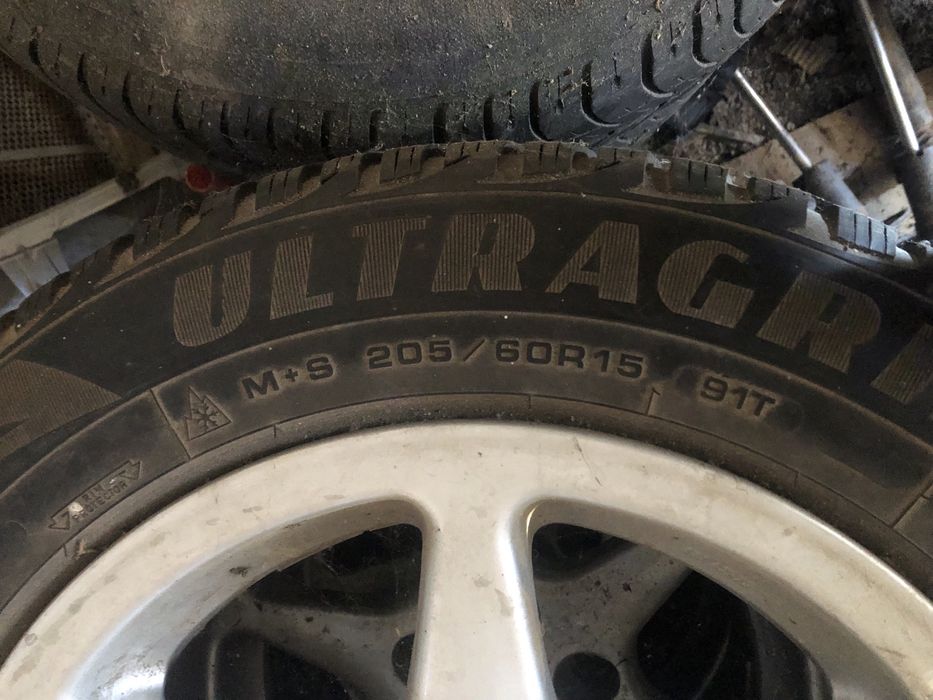 M+S 205 60 15 Good Year Ultragrip 8