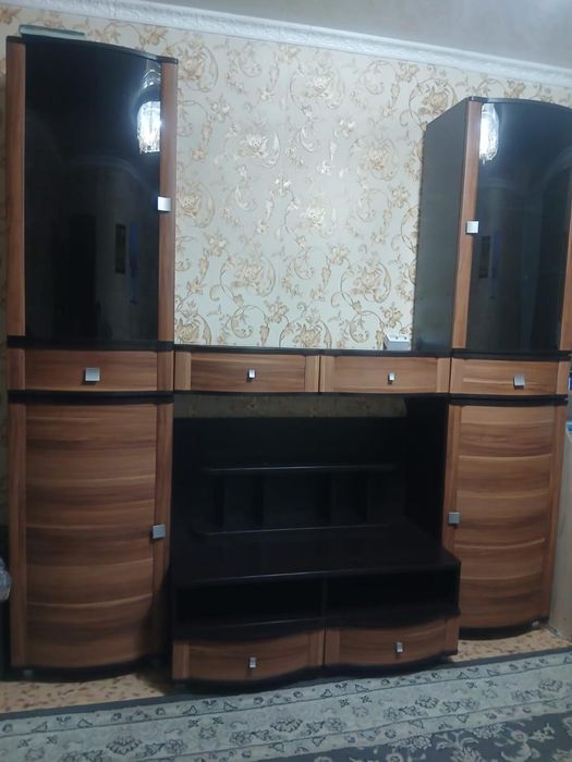 Продам горку стенку в гостинную