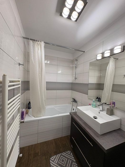 Apartament de închiriat, zona Eroilor, Floresti, 64 mp, balcon închis 9mp.