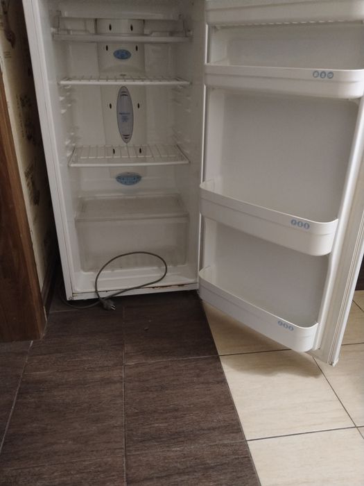 Холодильник. Рабочий. Не дорого.