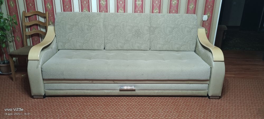 Продам бу диван в хорошем состоянии