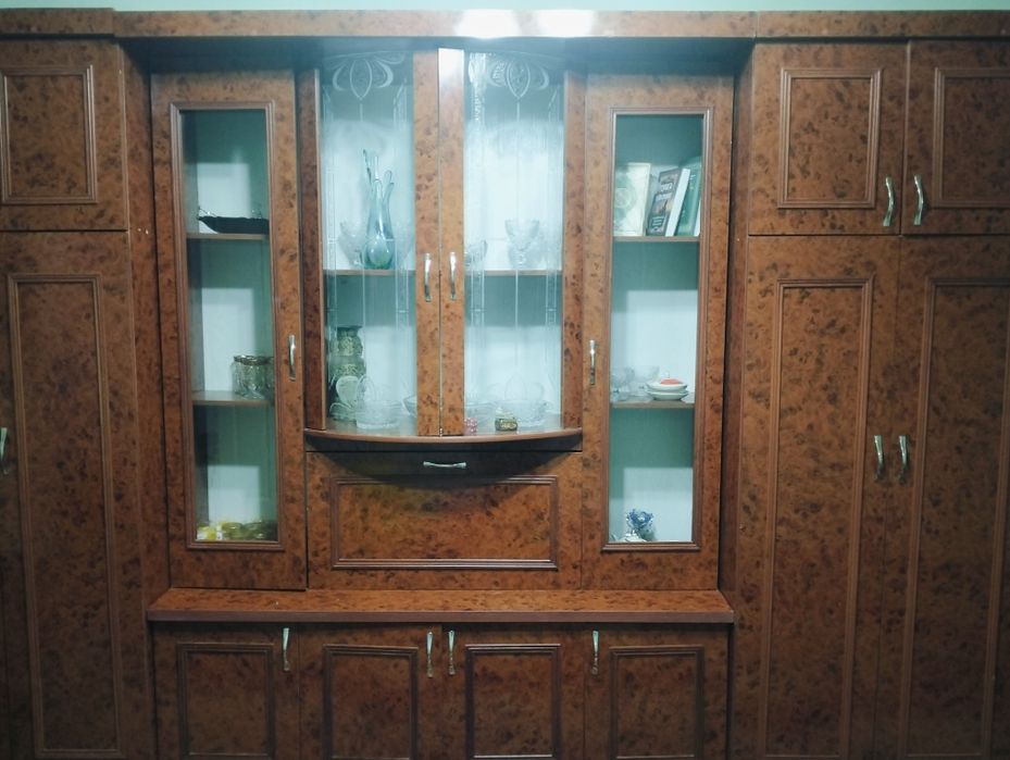 Продаётся Спальный гарнитур очень хорошем состояние.