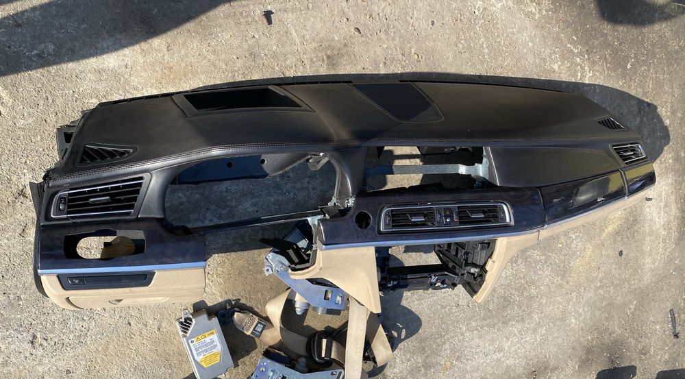Plansa Bord Cu Head UP Display BMW Seria 7 Pret 3000 lei
