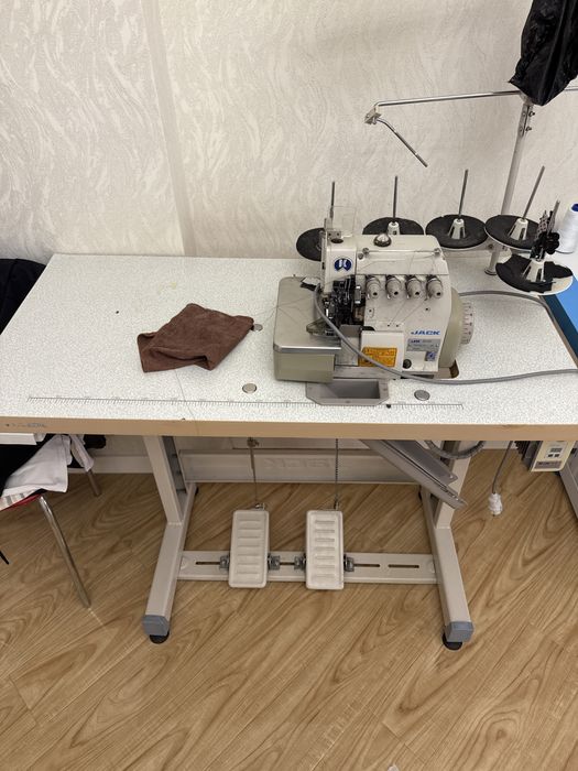 Швейные машины и  оверлок JACK