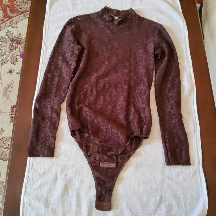 Продавам дамски блузи с къс и дълъг ръкав