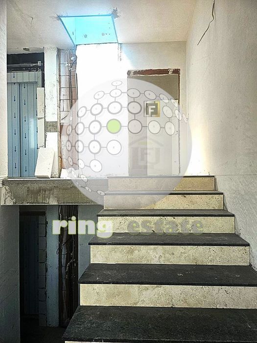 Продава се Четиристаен апартамент в Пловдив, Коматевски възел - 200 кв.м за 1320 €/кв.м - Снимка #4