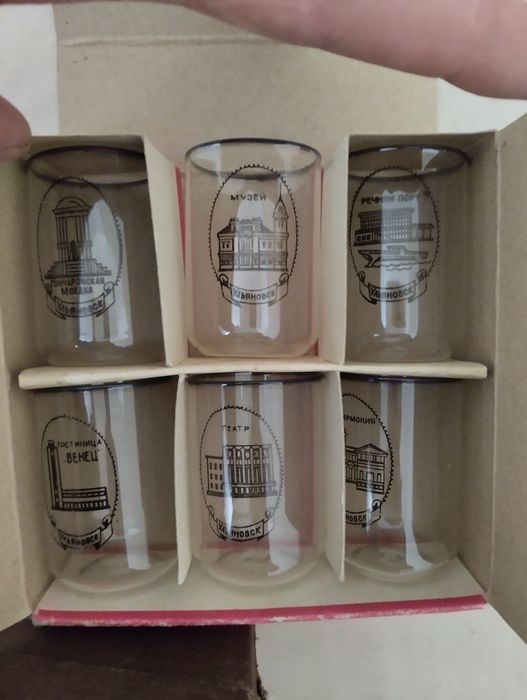 Конфетницы фруктовницы ваза. Ложки