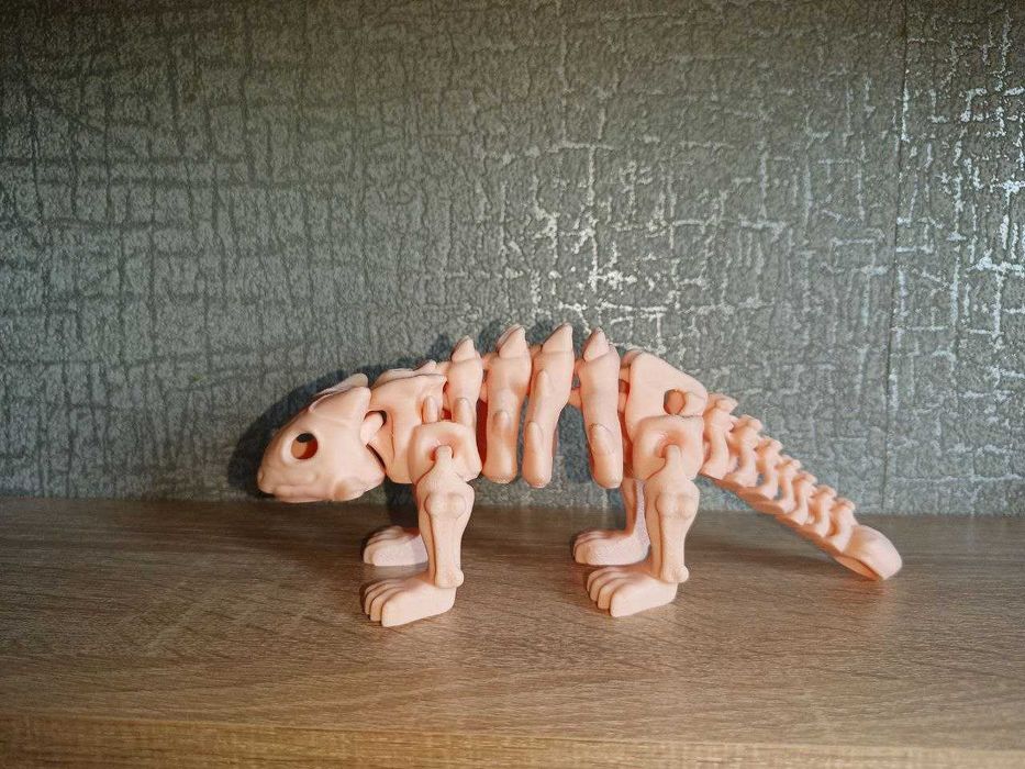 Подвижный Скелет динозавра