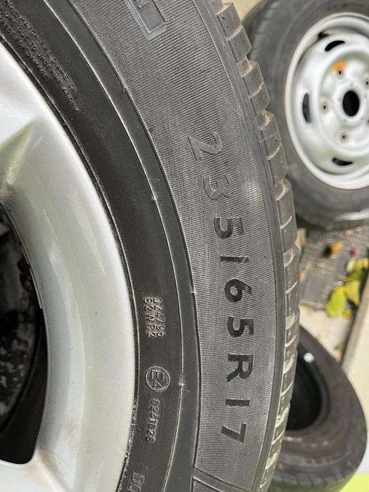 Jante cu cauciucuri de iarna Audi