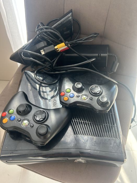 Продам X BOX 360