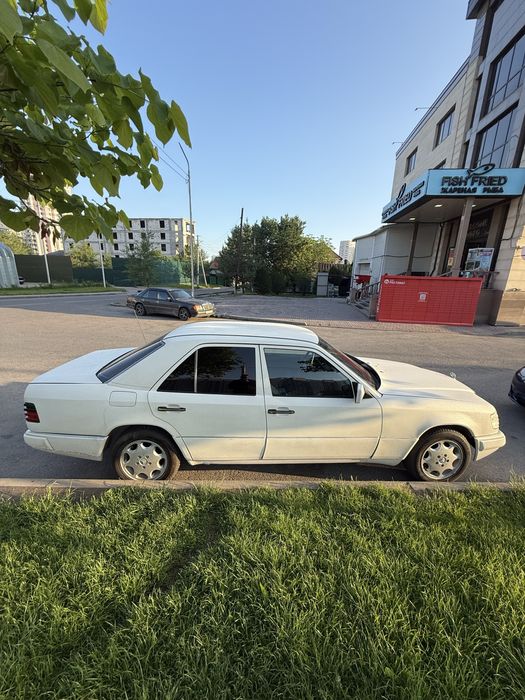 Mercedes Benz W124