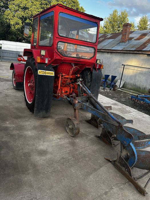 Tractor U650 cu utilaje