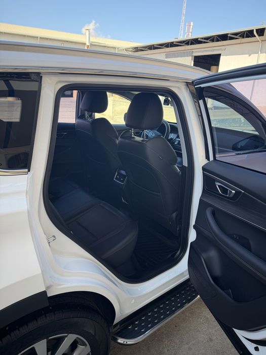 Продается CHERY белый чистый не битый