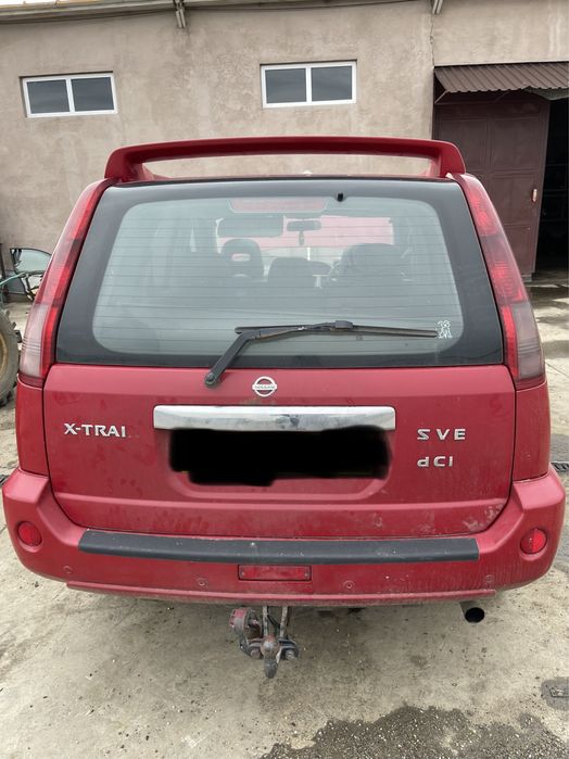 Dezmembrez nissan x trail din 2005