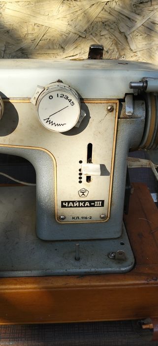 Продам швейную машинку