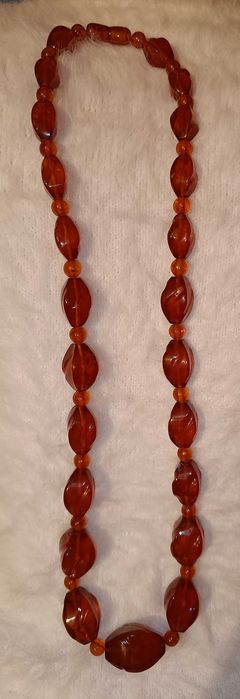 Продавам гердани, гривни и медальон от естествен кехлибар