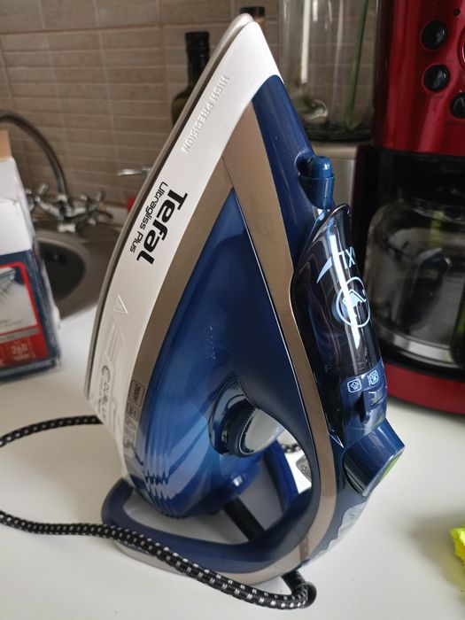 vând fier de călcat Tefal Ultragliss Plus, produs de calitate superioa