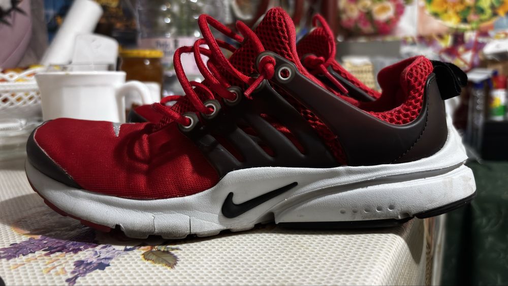 Adidasi nike presto 38