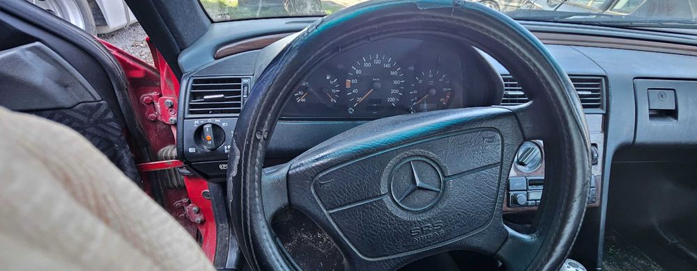 Мерцедес 220 С-1995 г.