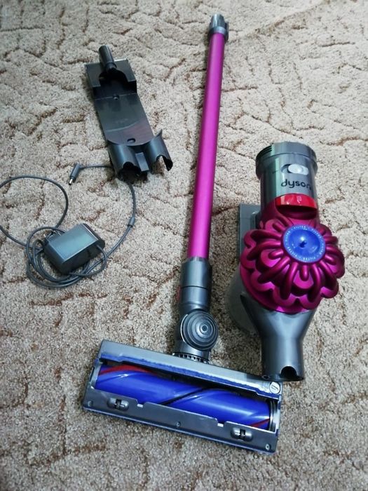 Вертикальный пылесос  Dyson