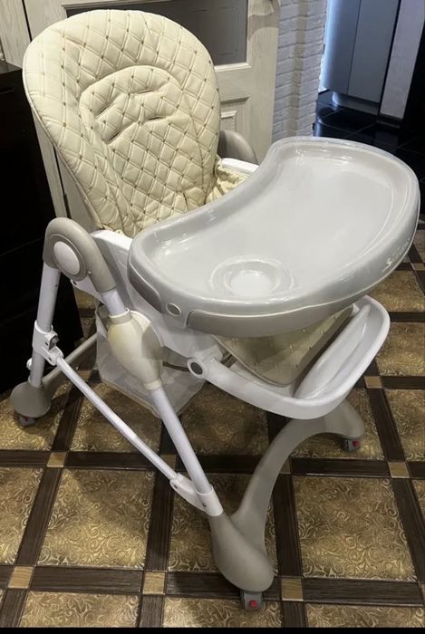 Детский стульчик для кормления