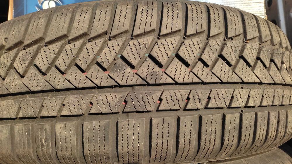 Anvelope iarnă 215/65R17 CONTINENTAL