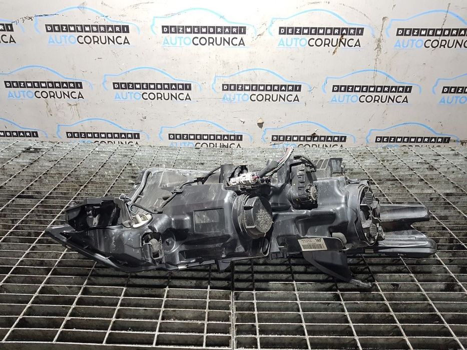 Far Stanga Mitsubishi Outlander III Facelift 2015 - 2018 SUV 4 Usi (810) Xenon