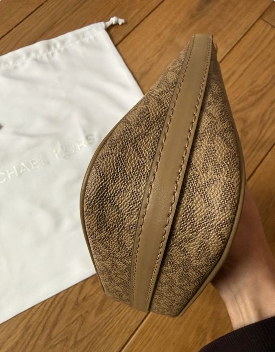 Нова чанта MICHAEL KORS Chain Pouchette