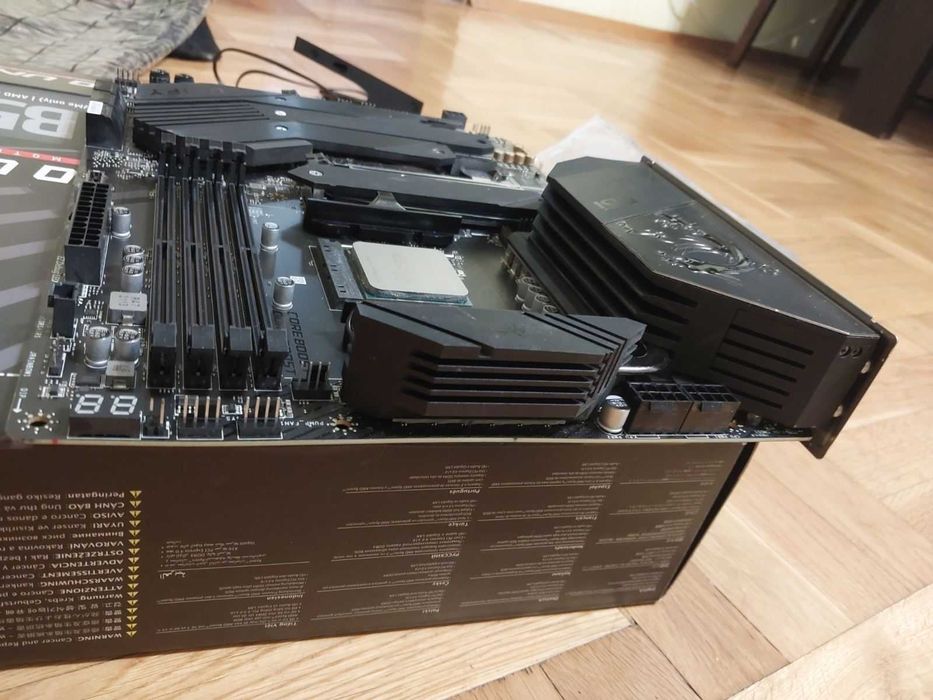 AMD Ryzen 7 5800X + MSI MEG B550 UNIFY Wi-Fi