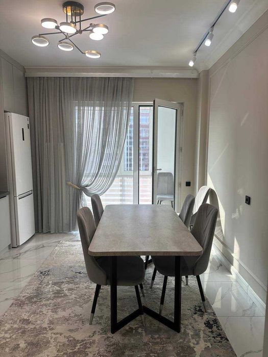 Сдам светлую 2-х ком кв-ру 5/13 на Шота Руставели Жк Навруз А2