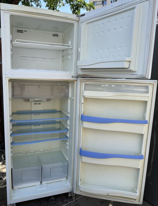 Frigider cu 2 usi Indesit R 45 NF L, No frost,189 cm