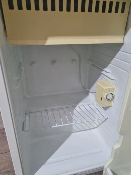 Продам мини-холодильник Daewoo