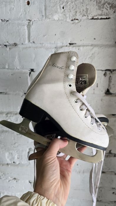 Продам коньки Nicole