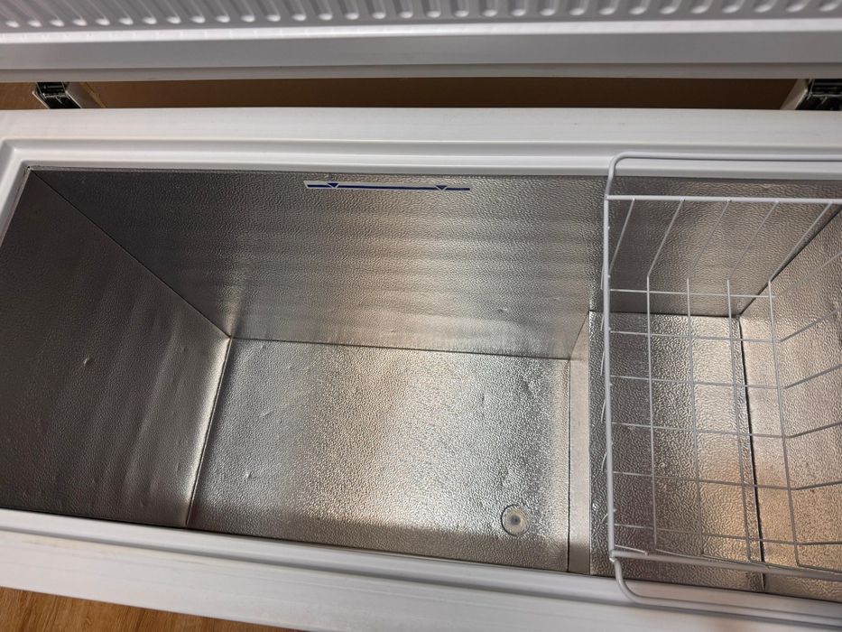 Продам морозилку Бирюса 240КХ