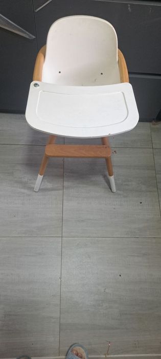 Bolalar stoli sotiladi