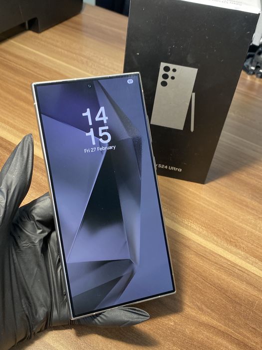 Samsung Galaxy s24 ultra • 512 GB • Titanium Gray