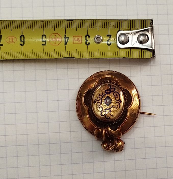 Продам брошь золото 56 проба