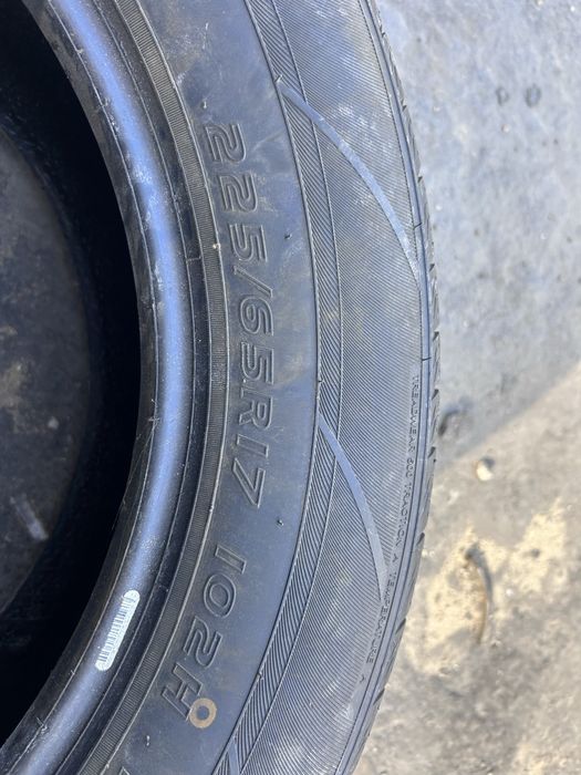 Срочно Продам шины летние 225/65/17