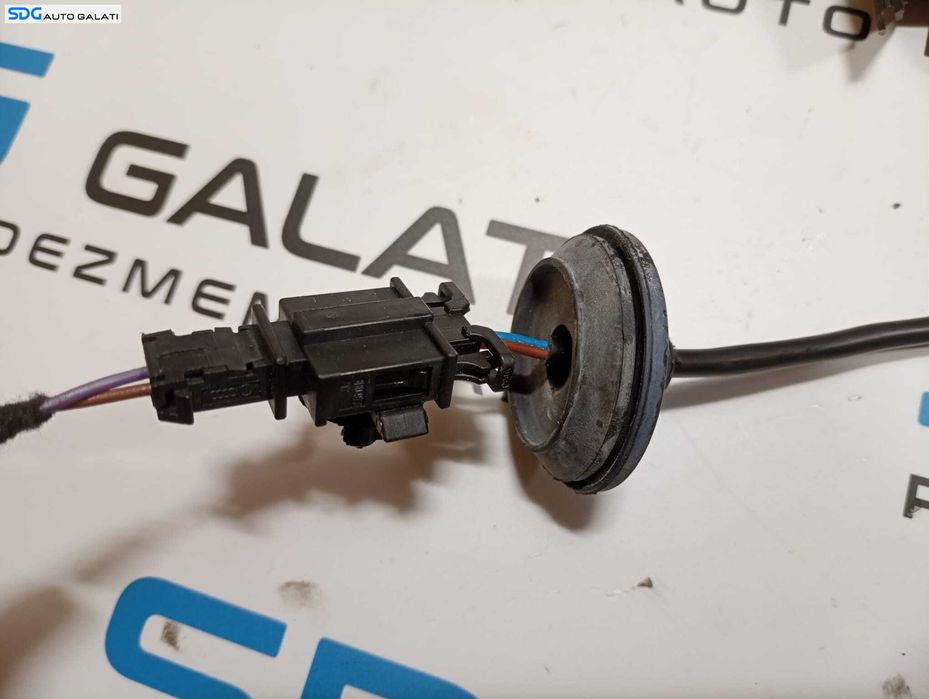 Motoras Actuator Actionare Incuietoare Blocare Deblocare Usita Capac cu Buson Rezervor Skoda Superb 2 2008 - 2015 Cod 3T0810773 [M6499]