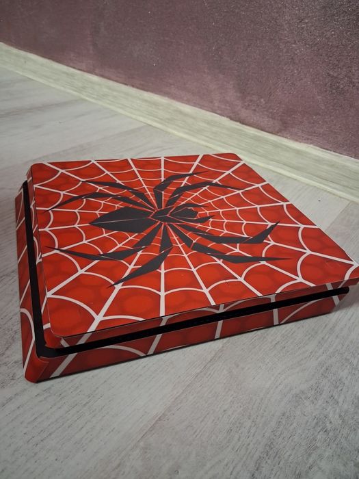 Vând PS 4(PlayStation 4) slim